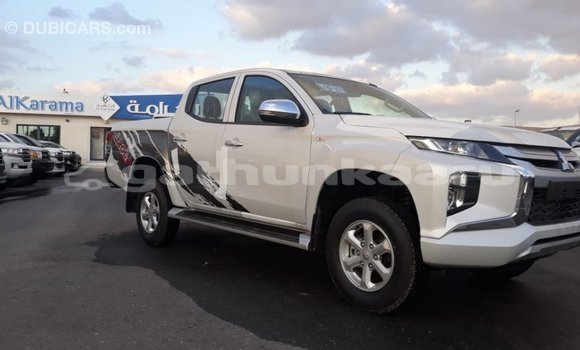 Buy Import Mitsubishi L200 White Car in Import - Dubai in Baa Buy Import Mitsubishi L200 White Car in Import - Dubai in Baa