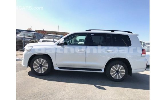 Buy Import Toyota Land Cruiser White Car in Import - Dubai in Baa Buy Import Toyota Land Cruiser White Car in Import - Dubai in Baa