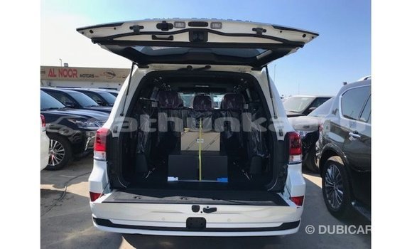 Buy Import Toyota Land Cruiser White Car in Import - Dubai in Baa Buy Import Toyota Land Cruiser White Car in Import - Dubai in Baa