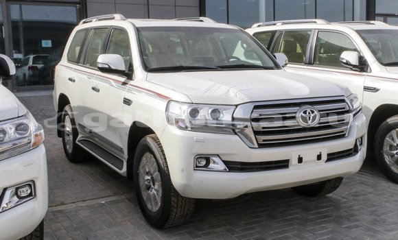 Buy Import Toyota Land Cruiser White Car in Import - Dubai in Baa Buy Import Toyota Land Cruiser White Car in Import - Dubai in Baa