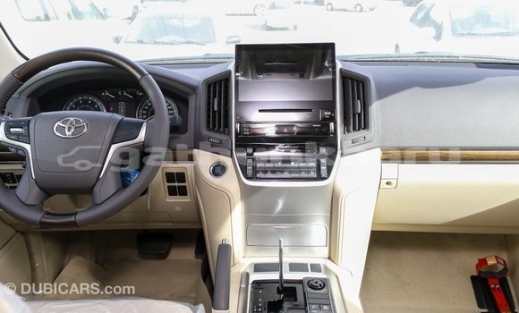 Buy Import Toyota Land Cruiser White Car in Import - Dubai in Baa Buy Import Toyota Land Cruiser White Car in Import - Dubai in Baa
