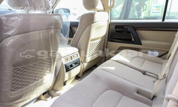 Buy Import Toyota Land Cruiser White Car in Import - Dubai in Baa Buy Import Toyota Land Cruiser White Car in Import - Dubai in Baa