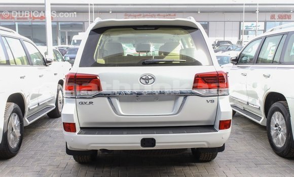 Buy Import Toyota Land Cruiser White Car in Import - Dubai in Baa Buy Import Toyota Land Cruiser White Car in Import - Dubai in Baa