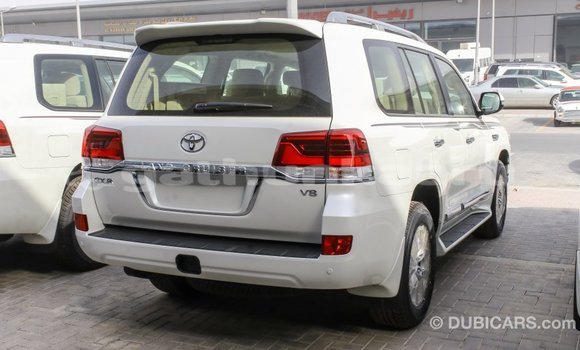 Buy Import Toyota Land Cruiser White Car in Import - Dubai in Baa Buy Import Toyota Land Cruiser White Car in Import - Dubai in Baa