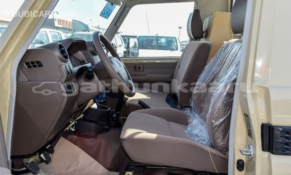 Buy Import Toyota Land Cruiser Beige Car in Import - Dubai in Baa Buy Import Toyota Land Cruiser Beige Car in Import - Dubai in Baa