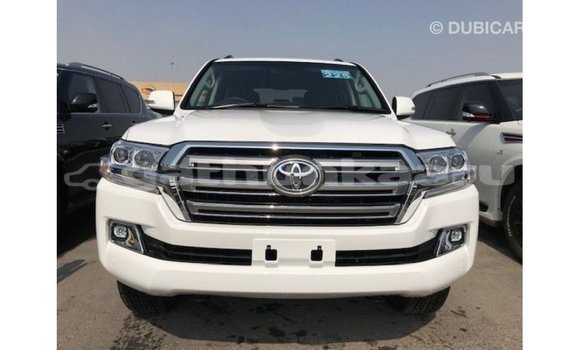 Buy Import Toyota Land Cruiser White Car in Import - Dubai in Baa Buy Import Toyota Land Cruiser White Car in Import - Dubai in Baa