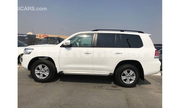 Buy Import Toyota Land Cruiser White Car in Import - Dubai in Baa Buy Import Toyota Land Cruiser White Car in Import - Dubai in Baa