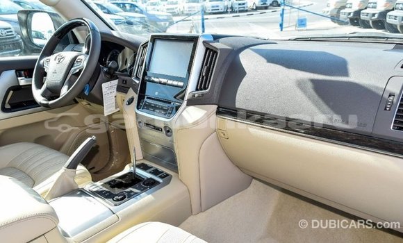 Buy Import Toyota Land Cruiser White Car in Import - Dubai in Baa Buy Import Toyota Land Cruiser White Car in Import - Dubai in Baa