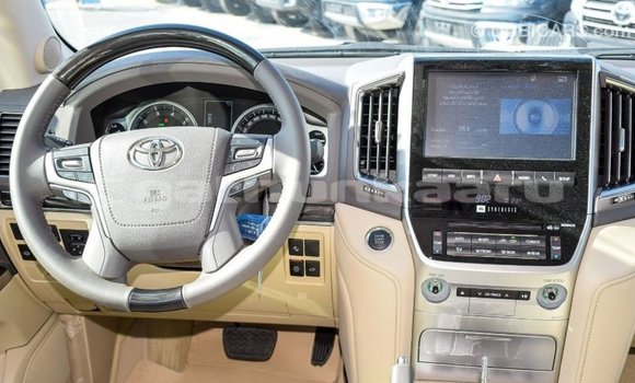 Buy Import Toyota Land Cruiser White Car in Import - Dubai in Baa Buy Import Toyota Land Cruiser White Car in Import - Dubai in Baa