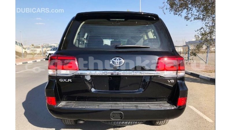 Big with watermark toyota land cruiser baa import dubai 2339