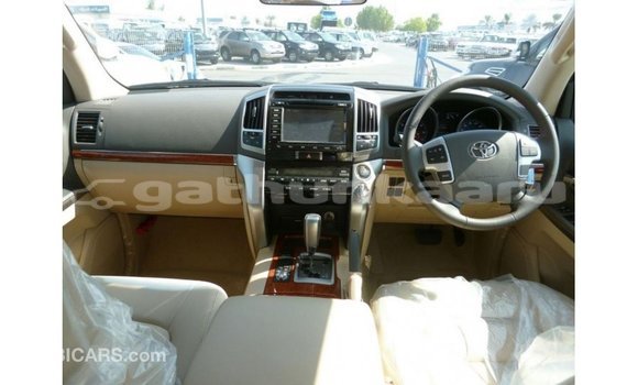 Buy Import Toyota Land Cruiser White Car in Import - Dubai in Baa Buy Import Toyota Land Cruiser White Car in Import - Dubai in Baa