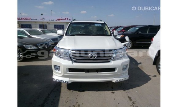 Buy Import Toyota Land Cruiser White Car in Import - Dubai in Baa Buy Import Toyota Land Cruiser White Car in Import - Dubai in Baa