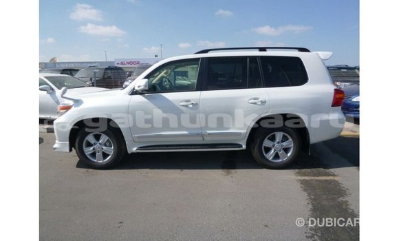 Buy Import Toyota Land Cruiser White Car in Import - Dubai in Baa Buy Import Toyota Land Cruiser White Car in Import - Dubai in Baa