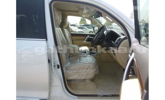 Buy Import Toyota Land Cruiser White Car in Import - Dubai in Baa Buy Import Toyota Land Cruiser White Car in Import - Dubai in Baa