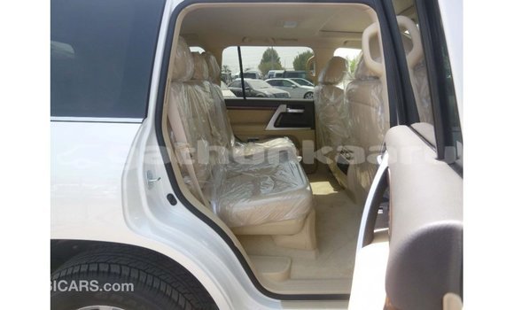 Buy Import Toyota Land Cruiser White Car in Import - Dubai in Baa Buy Import Toyota Land Cruiser White Car in Import - Dubai in Baa