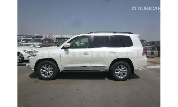 Buy Import Toyota Land Cruiser White Car in Import - Dubai in Baa Buy Import Toyota Land Cruiser White Car in Import - Dubai in Baa