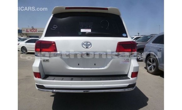 Buy Import Toyota Land Cruiser White Car in Import - Dubai in Baa Buy Import Toyota Land Cruiser White Car in Import - Dubai in Baa
