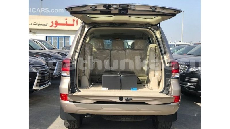 Big with watermark toyota land cruiser baa import dubai 2354