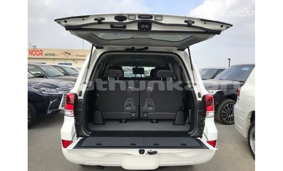 Buy Import Toyota Land Cruiser White Car in Import - Dubai in Baa Buy Import Toyota Land Cruiser White Car in Import - Dubai in Baa