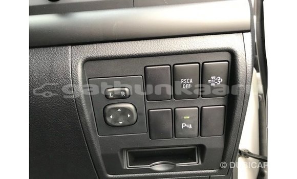 Buy Import Toyota Land Cruiser White Car in Import - Dubai in Baa Buy Import Toyota Land Cruiser White Car in Import - Dubai in Baa