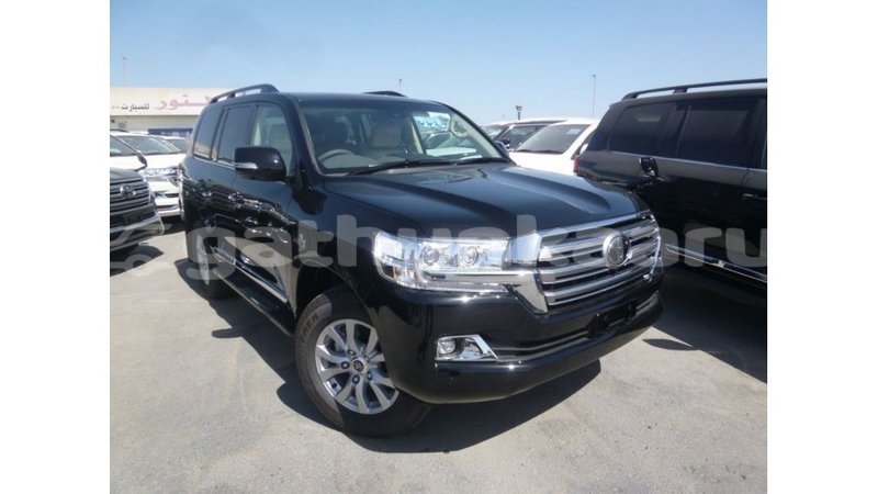 Big with watermark toyota land cruiser baa import dubai 2356
