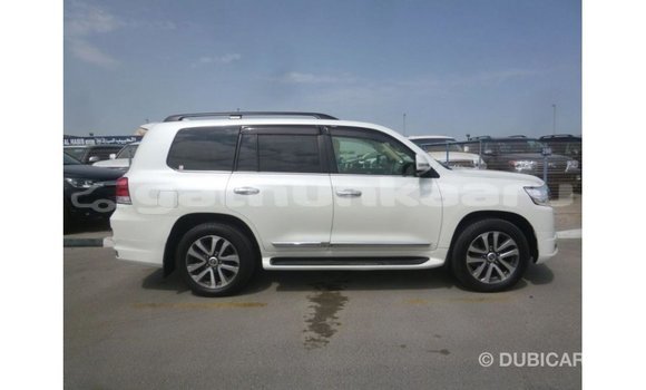 Buy Import Toyota Land Cruiser White Car in Import - Dubai in Baa Buy Import Toyota Land Cruiser White Car in Import - Dubai in Baa
