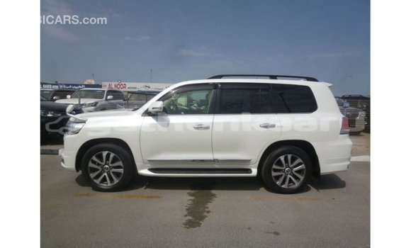 Buy Import Toyota Land Cruiser White Car in Import - Dubai in Baa Buy Import Toyota Land Cruiser White Car in Import - Dubai in Baa