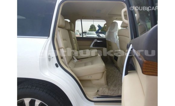 Buy Import Toyota Land Cruiser White Car in Import - Dubai in Baa Buy Import Toyota Land Cruiser White Car in Import - Dubai in Baa