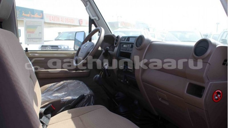 Big with watermark toyota land cruiser baa import dubai 2369