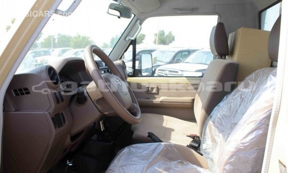 Buy Import Toyota Land Cruiser Beige Car in Import - Dubai in Baa Buy Import Toyota Land Cruiser Beige Car in Import - Dubai in Baa