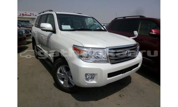 Buy Import Toyota Land Cruiser White Car in Import - Dubai in Baa Buy Import Toyota Land Cruiser White Car in Import - Dubai in Baa