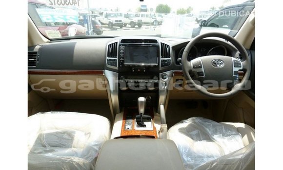 Buy Import Toyota Land Cruiser White Car in Import - Dubai in Baa Buy Import Toyota Land Cruiser White Car in Import - Dubai in Baa