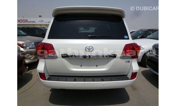 Buy Import Toyota Land Cruiser White Car in Import - Dubai in Baa Buy Import Toyota Land Cruiser White Car in Import - Dubai in Baa