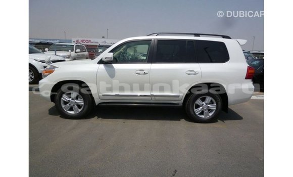 Buy Import Toyota Land Cruiser White Car in Import - Dubai in Baa Buy Import Toyota Land Cruiser White Car in Import - Dubai in Baa