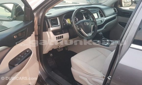 Buy Import Toyota Highlander Other Car in Import - Dubai in Baa Buy Import Toyota Highlander Other Car in Import - Dubai in Baa