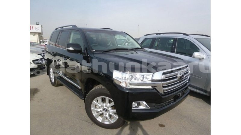 Big with watermark toyota land cruiser baa import dubai 2381