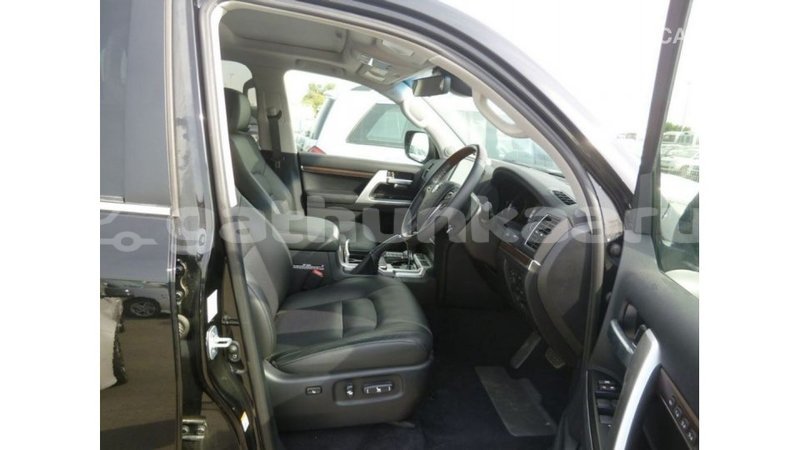 Big with watermark toyota land cruiser baa import dubai 2381