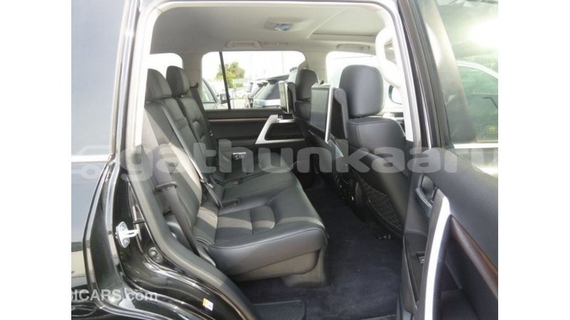 Big with watermark toyota land cruiser baa import dubai 2381