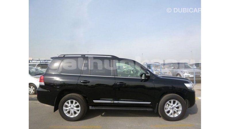 Big with watermark toyota land cruiser baa import dubai 2381