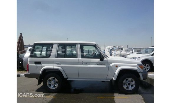 Buy Import Toyota Land Cruiser White Car in Import - Dubai in Baa Buy Import Toyota Land Cruiser White Car in Import - Dubai in Baa