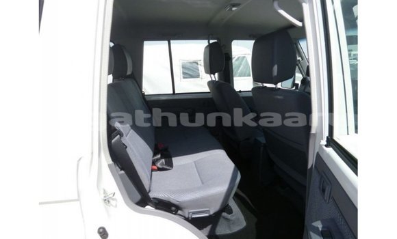 Buy Import Toyota Land Cruiser White Car in Import - Dubai in Baa Buy Import Toyota Land Cruiser White Car in Import - Dubai in Baa