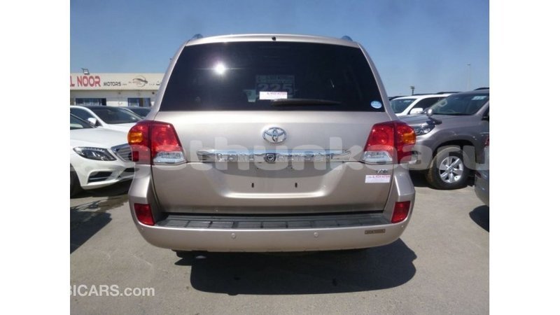 Big with watermark toyota land cruiser baa import dubai 2394