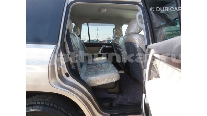 Big with watermark toyota land cruiser baa import dubai 2394
