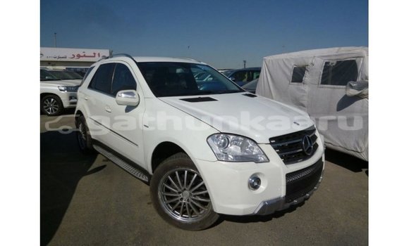 Buy Import Mercedes-Benz 190 White Car in Import - Dubai in Baa Buy Import Mercedes-Benz 190 White Car in Import - Dubai in Baa
