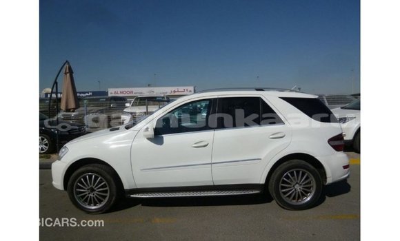 Buy Import Mercedes-Benz 190 White Car in Import - Dubai in Baa Buy Import Mercedes-Benz 190 White Car in Import - Dubai in Baa