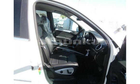 Buy Import Mercedes-Benz 190 White Car in Import - Dubai in Baa Buy Import Mercedes-Benz 190 White Car in Import - Dubai in Baa