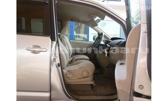 Buy Import Toyota Voxy Other Car in Import - Dubai in Baa Buy Import Toyota Voxy Other Car in Import - Dubai in Baa