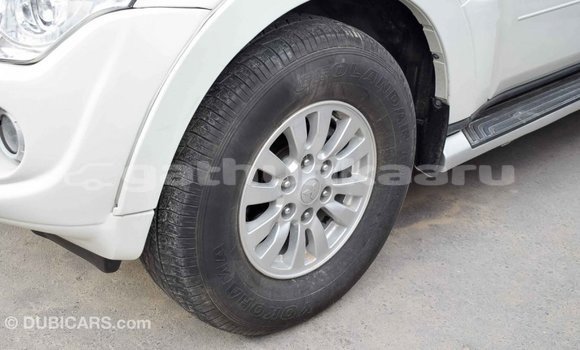 Buy Import Mitsubishi Pajero White Car in Import - Dubai in Baa
