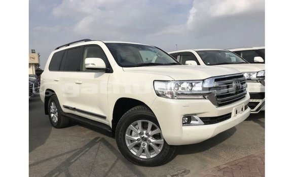 Buy Import Toyota Land Cruiser White Car in Import - Dubai in Baa Buy Import Toyota Land Cruiser White Car in Import - Dubai in Baa