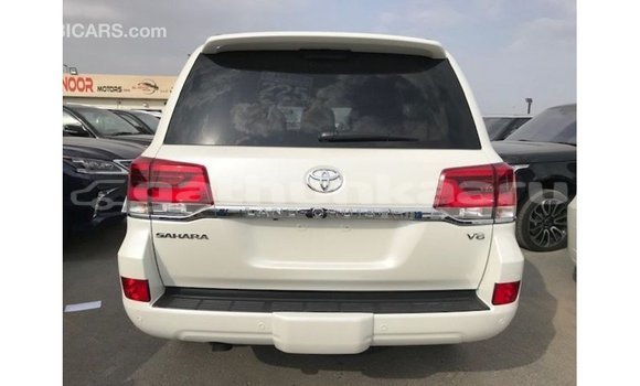 Buy Import Toyota Land Cruiser White Car in Import - Dubai in Baa Buy Import Toyota Land Cruiser White Car in Import - Dubai in Baa